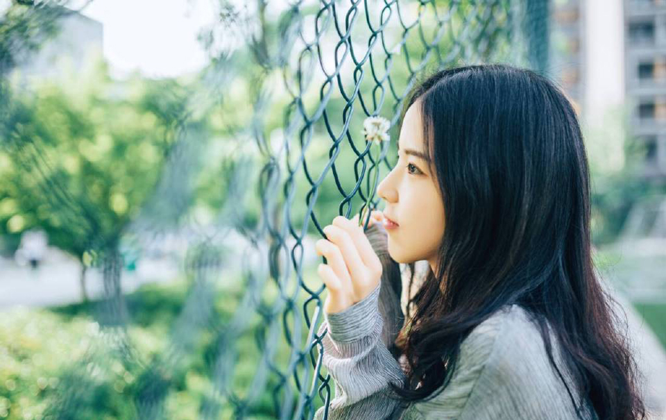 刘璝回来，让张任松了口气，现在，他需要刘璝给他带来一个好消息来振奋人心，来消弭这些不利的言论，只是当张任看到刘璝的那一瞬间，心中便没来由的一沉，刘璝的脸色很难看，难看到张任突然有种制止刘璝说话的冲动。